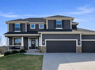 25101 W 83rd Ter, Lenexa, KS 66227