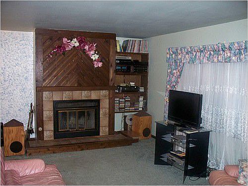 2nd image of 2412 W Glen Flora Ave
