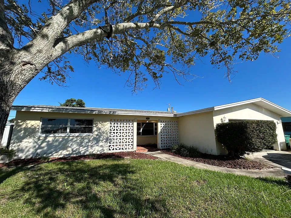 530 W Gateway Ct