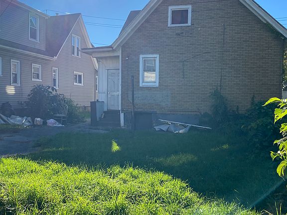 2nd image of 998 North St