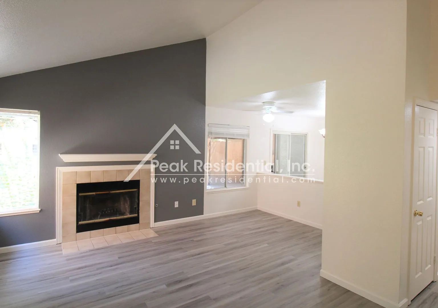 Updated 3bd/2.5ba West Sacramento Home with 2 Car Garage — Photo 3