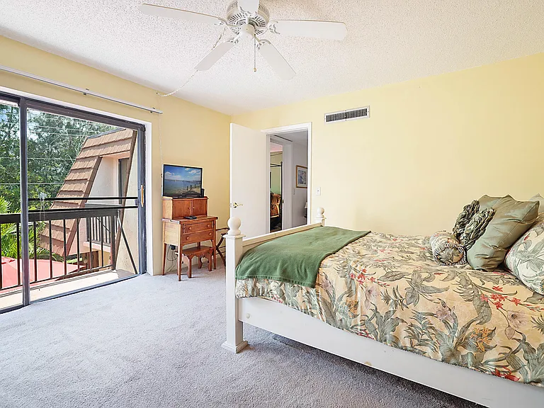 825 Center St #11C — Photo 20