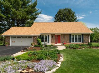 W356N6054 Anchor Ct, Oconomowoc, WI 53066