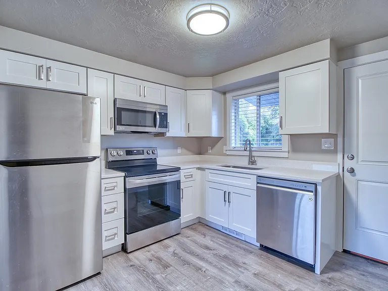 272 N Center St #2 — Photo 13