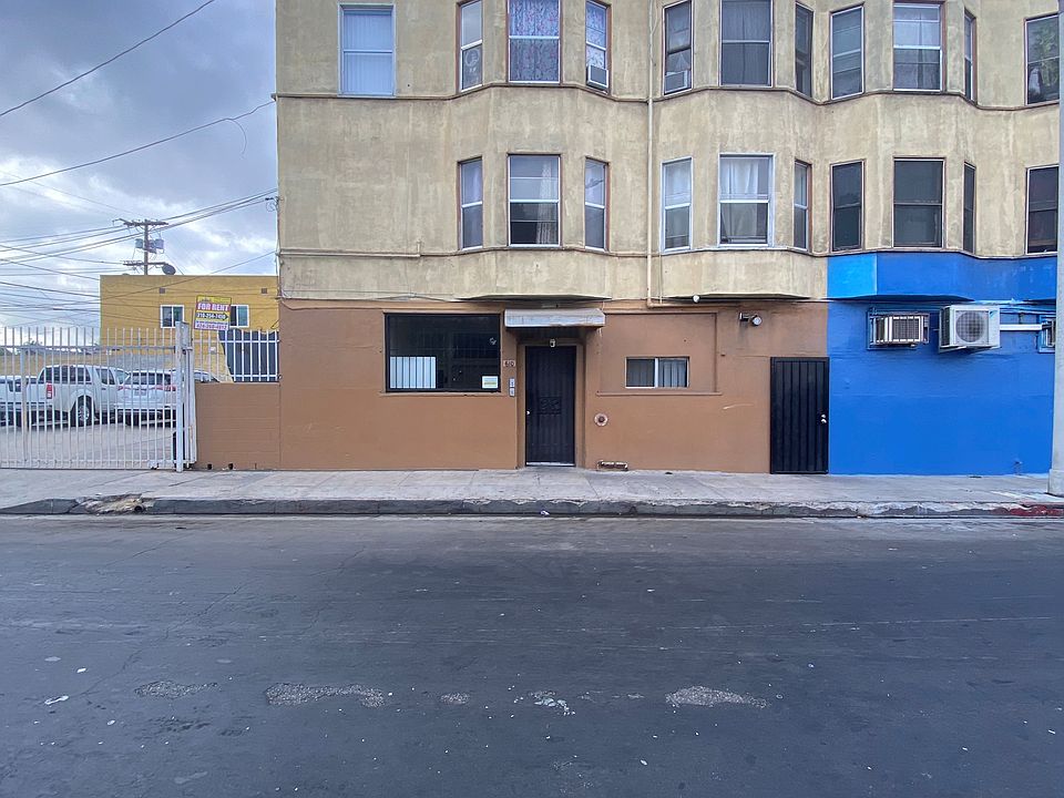 1st image of 610 E 54th St #21