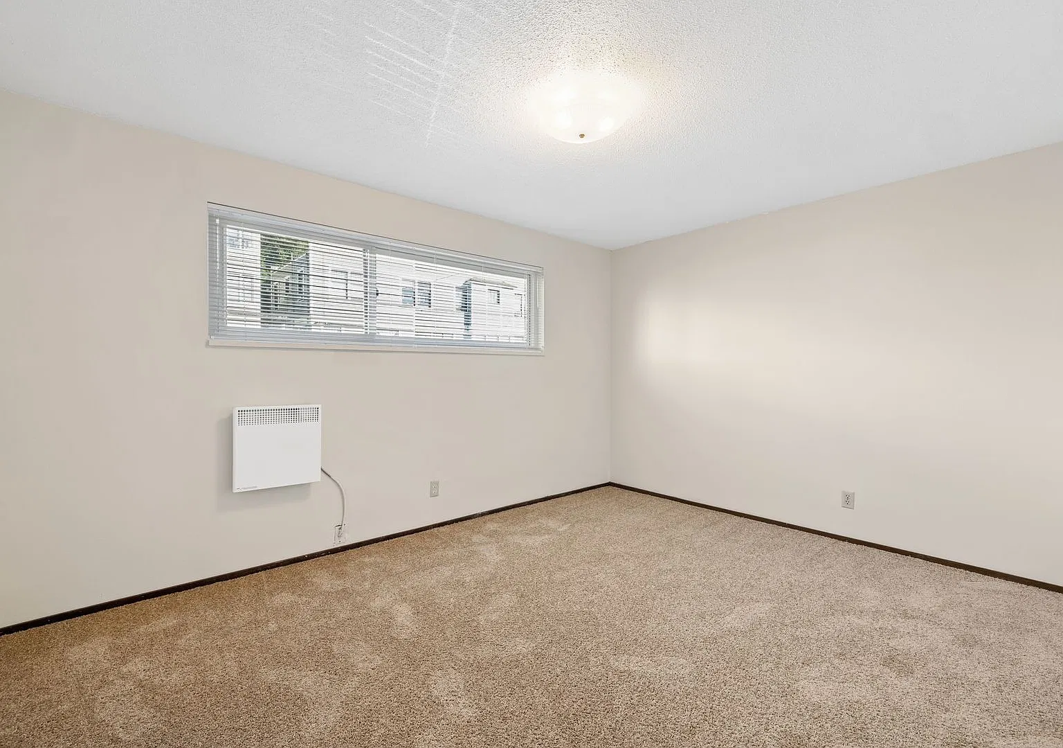 2210 Franklin Ave E (M) Franklin House — Photo 3