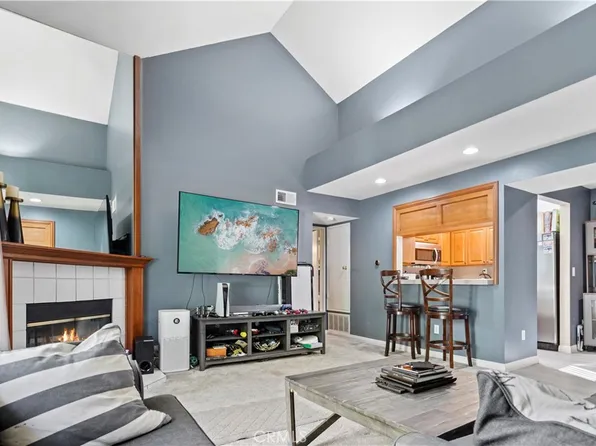 24127 Del Monte Dr Unit 118, Santa Clarita, CA 91355