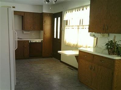 4th image of 9204 Idlewild Ave