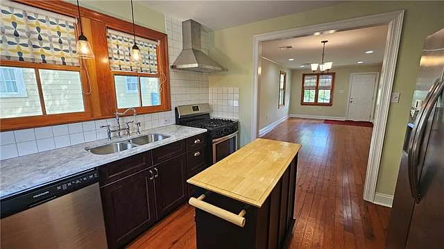 517 Burmaster St — Photo 17