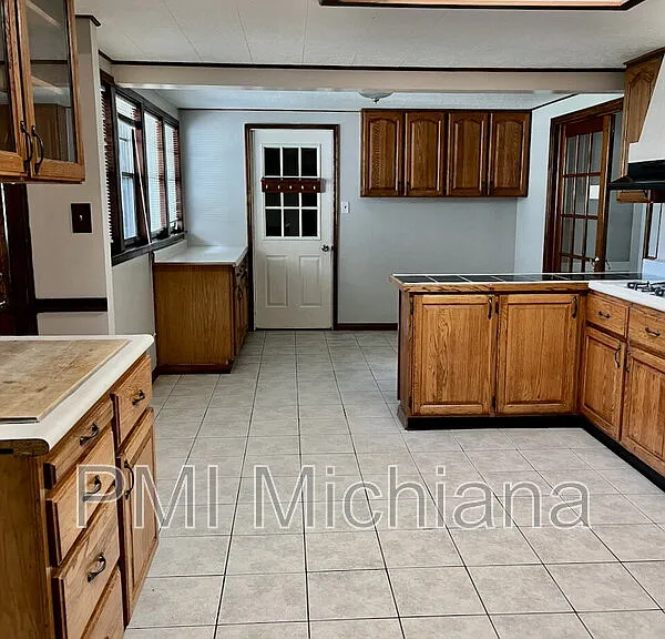 2405 Woodmont Dr — Photo 7
