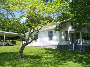 135 Paige St, Mount Airy, NC 27030