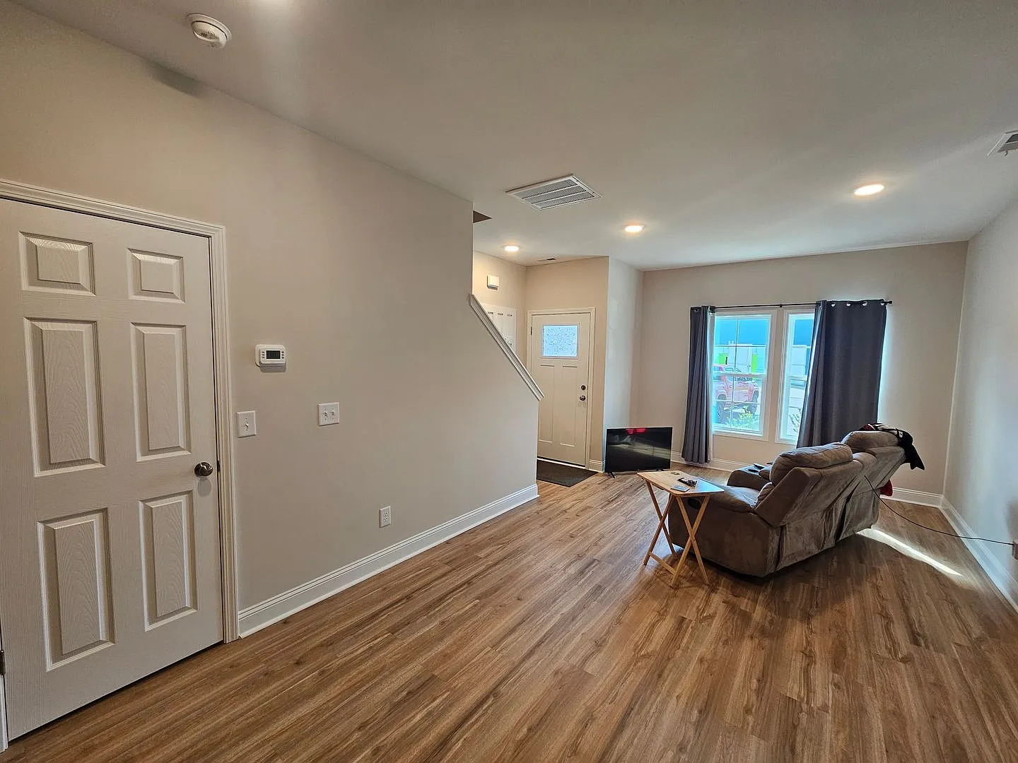 Newer Construction Townhome Close To Base — Photo 3