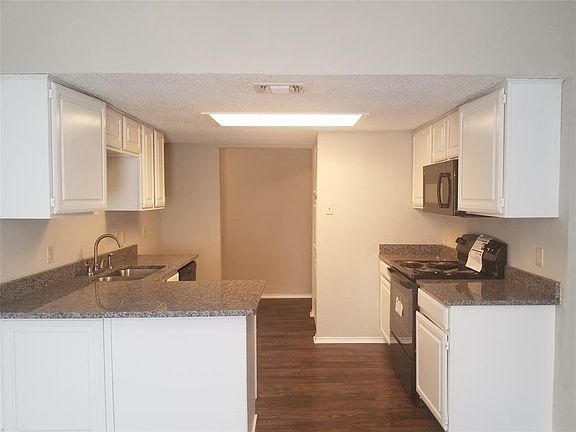 5th image of 917 Blue Jay Dr