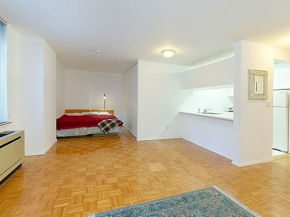 4th image of 300 Albany St APT 3O