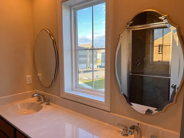 3092 Egreton Rd, Mechanicsburg, PA 17055