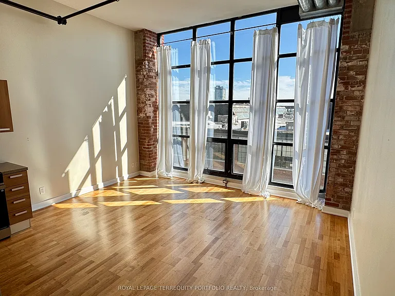 43 Hanna Ave #418 — Photo 5