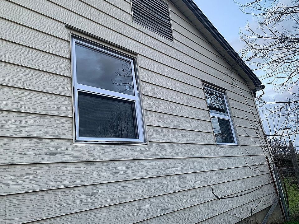 2nd image of 209 E 55th St N