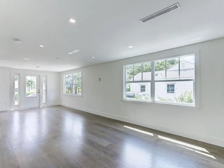 833 Ardmore Rd — Photo 4