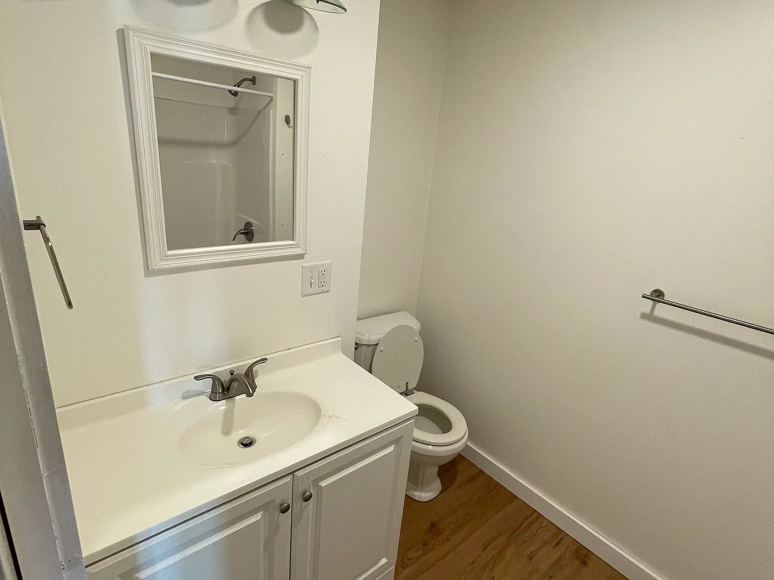 3 bed, 1200 sqft, $2,200 — Photo 4