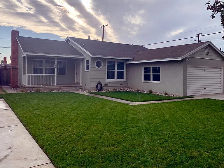 1808 Petaluma Ave — Photo 1