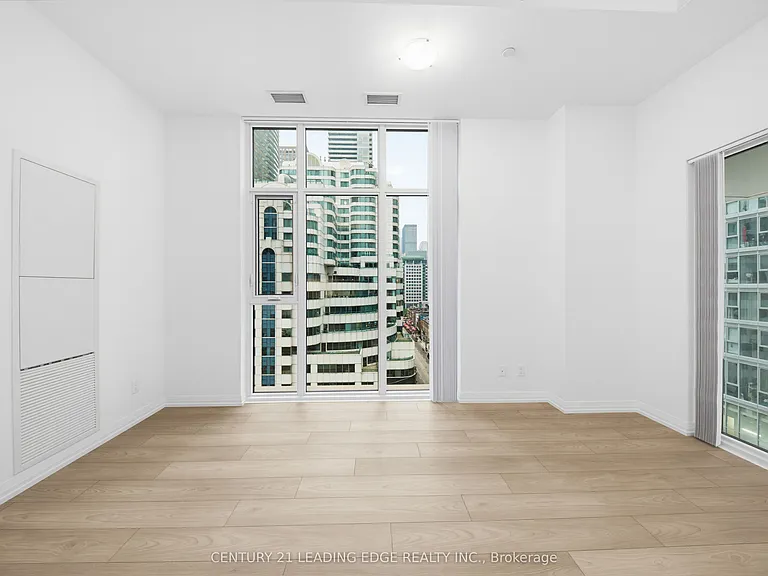 400 King St W #908 — Photo 16