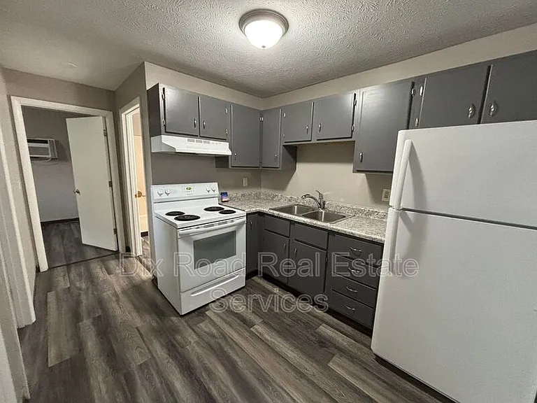 739 Trumbull St #15 — Photo 8