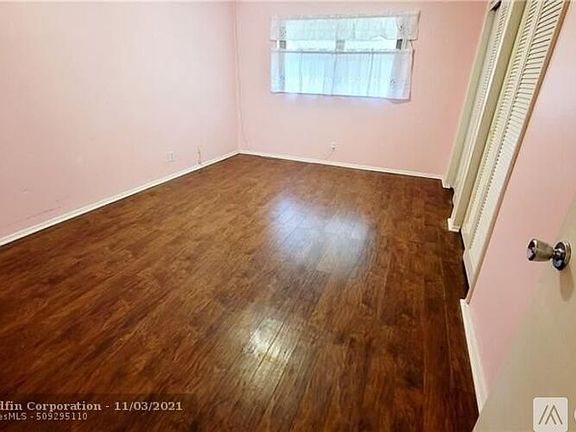 3rd image of 2112 NE 1st Way APT 105