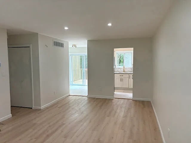 1247 Chateau Dr — Photo 9