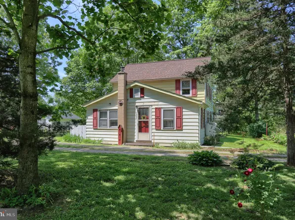 1007 Laudermilch Rd, Palmyra, PA 17078