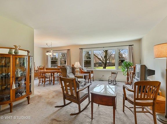 4th image of 38W235 Toms Trail Dr