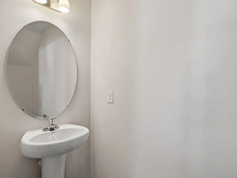 1012 Peony Ln — Photo 6