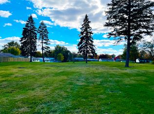 413 E Wall St, Morrison, IL 61270