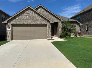 2905 Upland Trail Ln, Aubrey, TX 76227