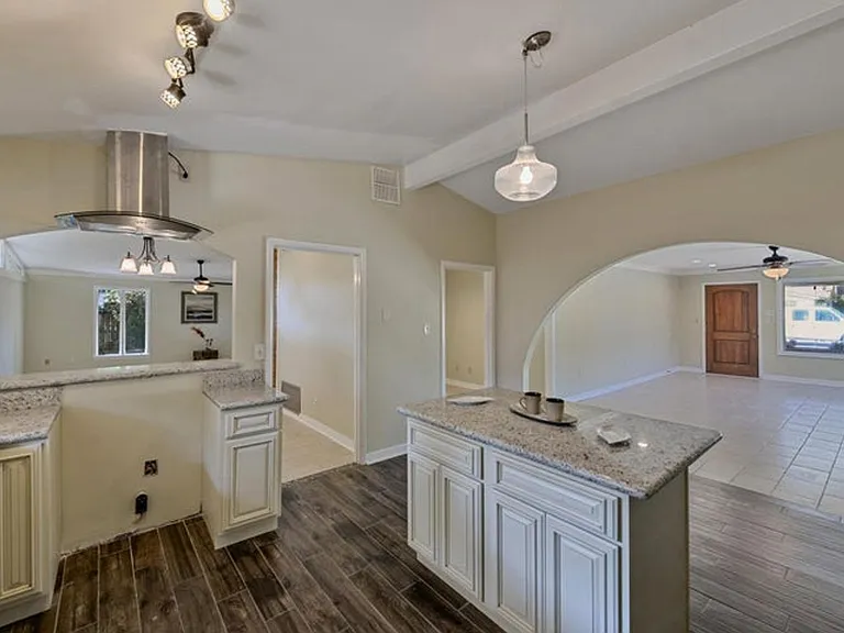 320 Lakeview Blvd — Photo 10
