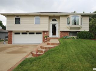 113 Coventry Ln, East Peoria, IL 61611