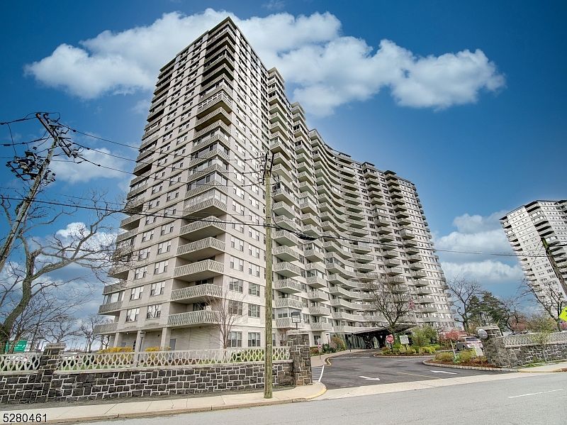 1st image of 2100 Linwood Ave Apt 10N