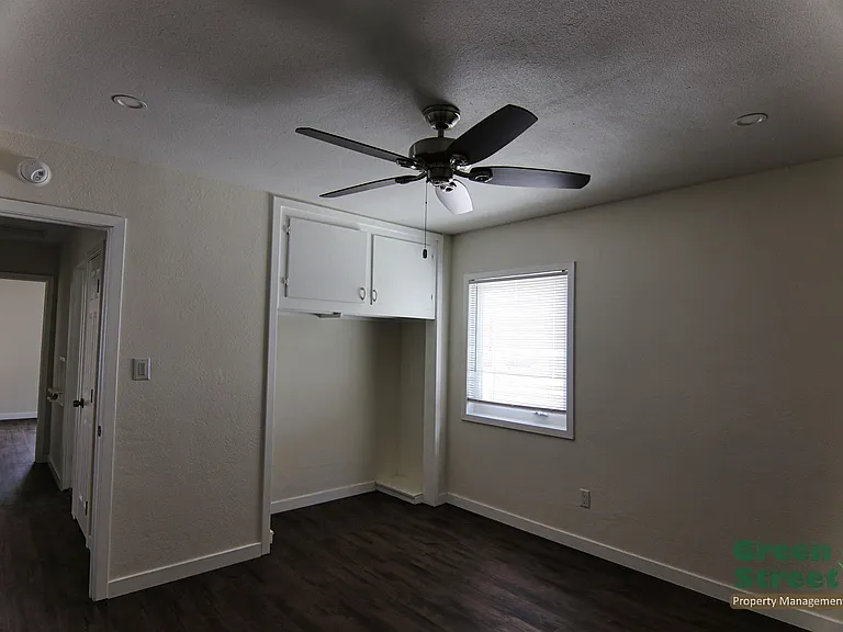 6831 Amherst St — Photo 44
