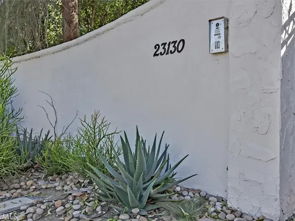 23130 Oxnard St, Woodland Hills, CA 91367