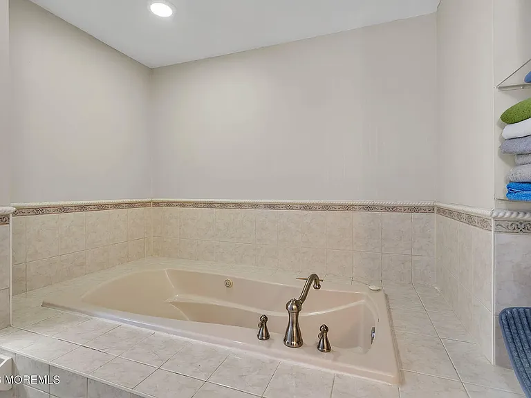 9 Chatham Dr — Photo 20