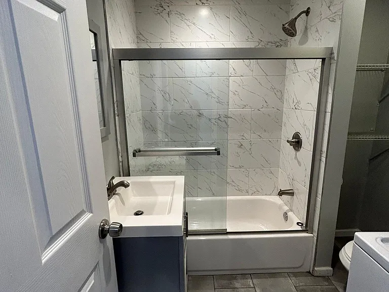 1942 S Carpenter St #1R — Photo 10