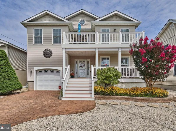 275 S 2nd St, Surf City, NJ 08008
