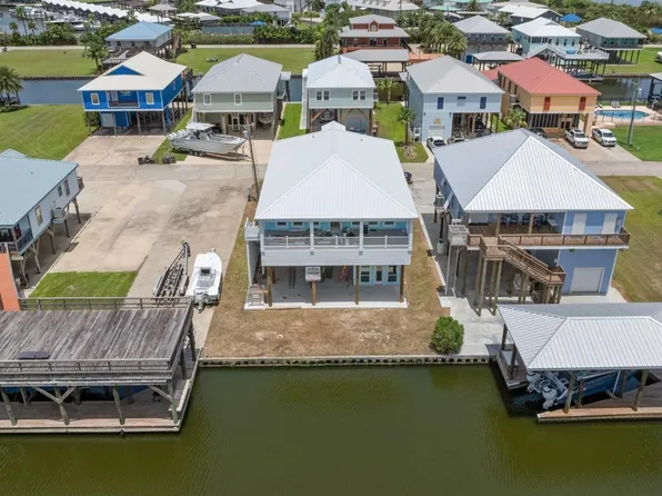 4011 Carly Ln, Grand Isle, LA 70358