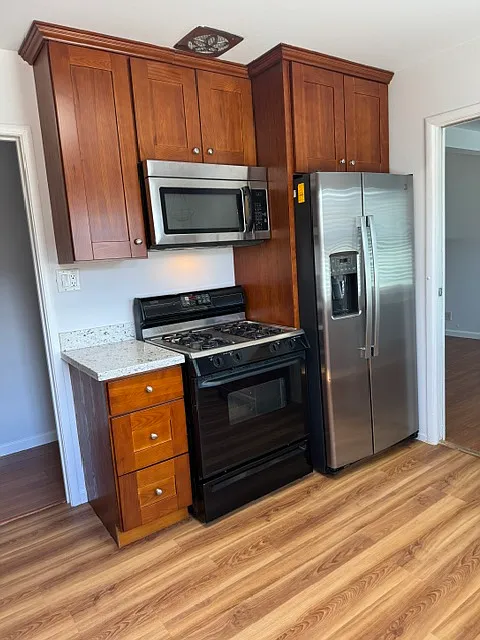 3 bed, 1010 sqft, $4,500 — Photo 2