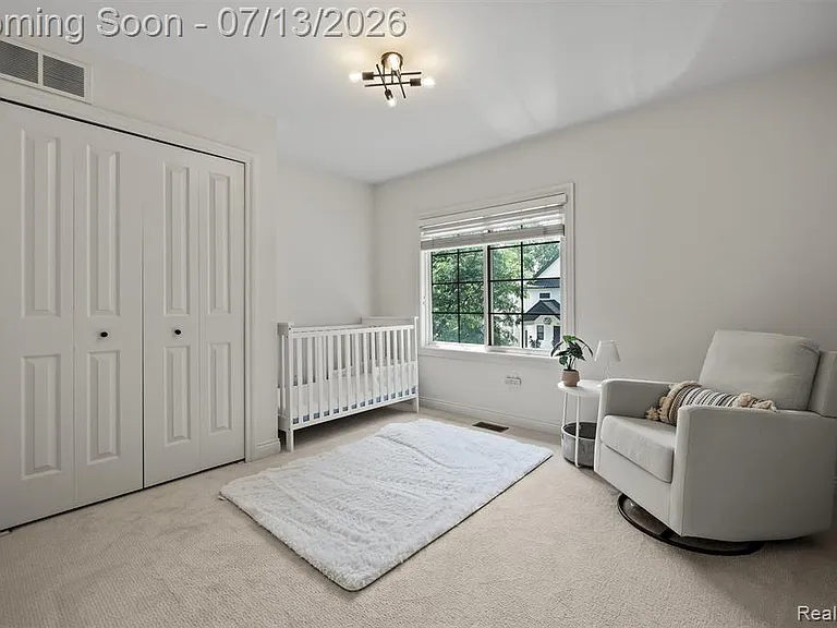 1049 Chapin Ave — Photo 27