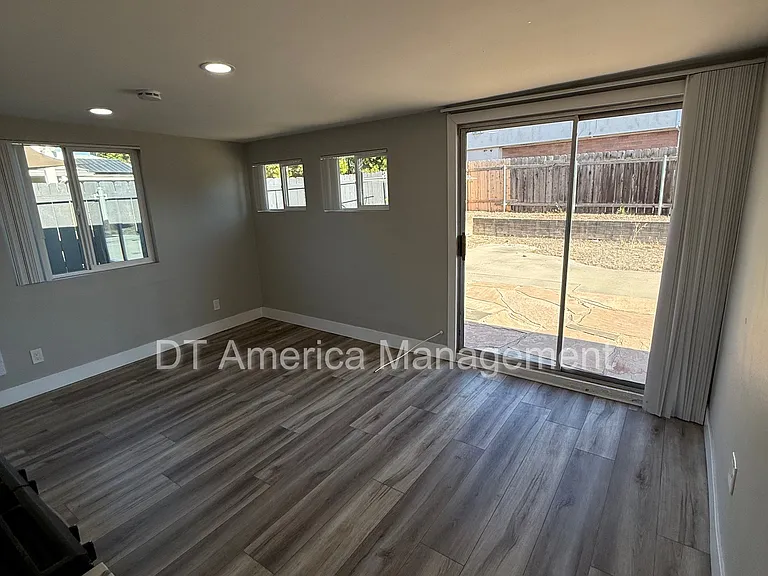 6405 Zena Dr — Photo 42