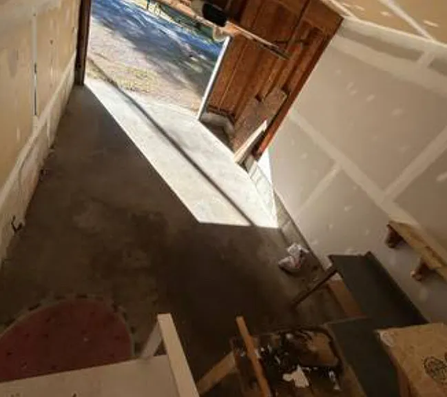 Garage with work space- with electric door opener