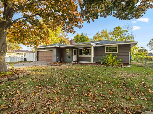 3095 Detroit Dr, Waterford, MI 48329