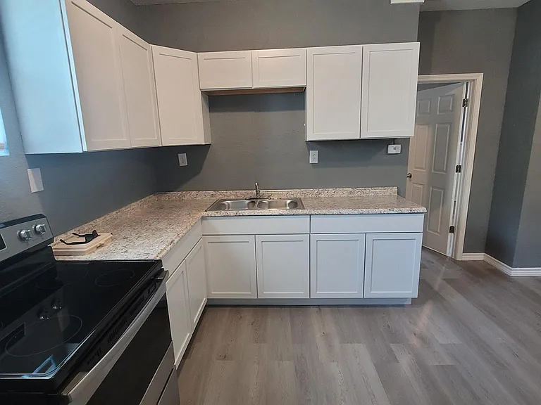 513 E Caney St #I — Photo 14