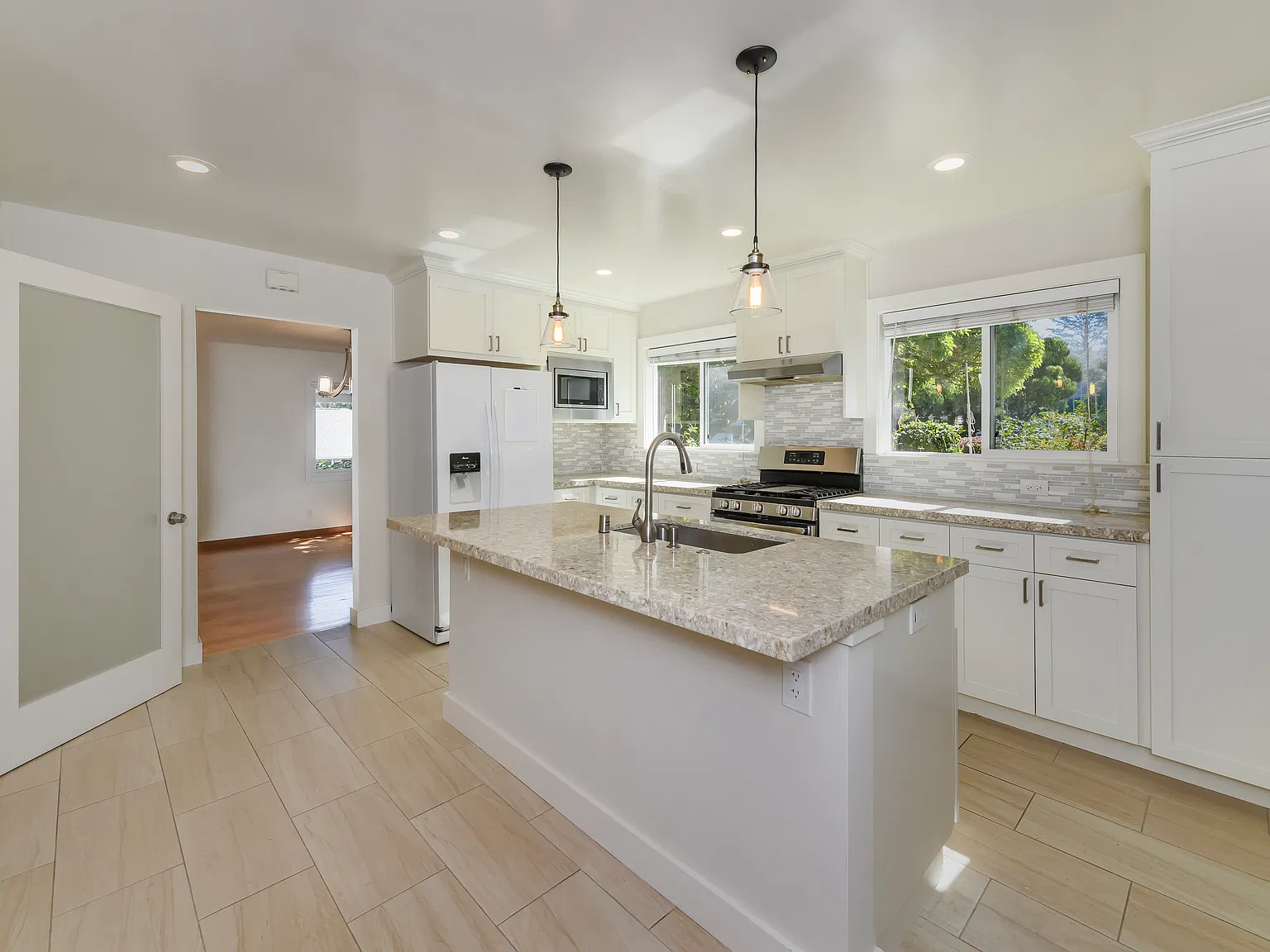 107 Rafael Dr — Photo 3