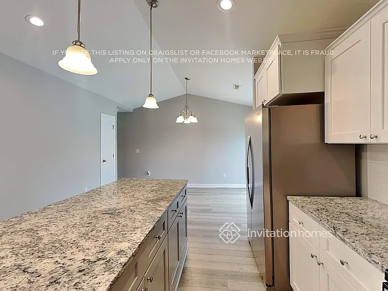 1125 Roberts St — Photo 7